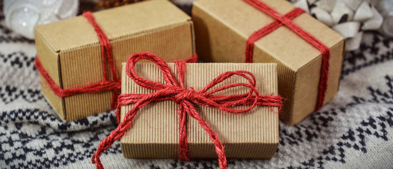 クリスマスプレゼントの予算は？誰に贈る？2023年のプレゼント事情