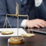 債務整理は法テラスに依頼すれば安くなる？法テラスの利用条件とメリットデメリットを解説