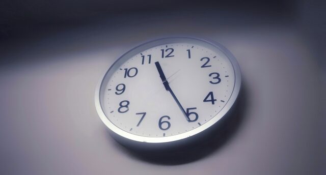 年収1000万の仕事が激務だと言われる理由は？激務を回避する方法を解説