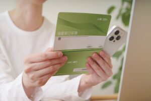 学歴不問でも高収入を実現できる？高収入を得られる職種やポイントを解説