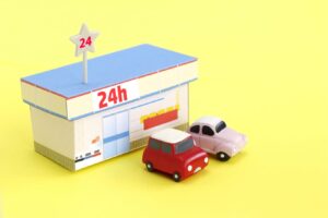 国内旅行保険はコンビニで加入可能？コンビニ加入とWeb完結の比較を解説