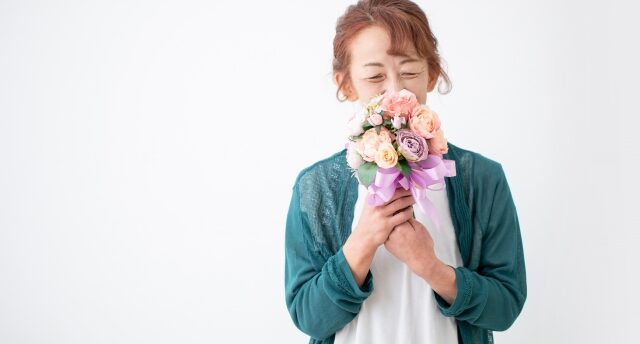 年下のパートナーが欲しい60代女性必見！年下男性との出会える方法を紹介