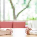 息子が結婚しない宣言をしたとき親はどう向き合うべき？背景とサポート方法を解説