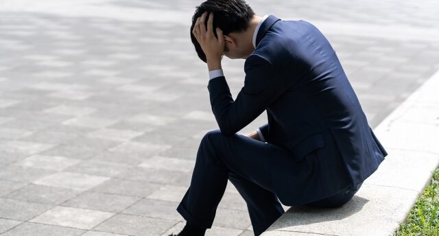 仕事が精神的にきつい人は多い？仕事がきついと感じる理由や対処法を解説