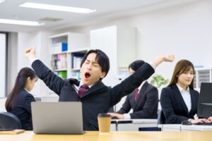 仕事に興味が持てない人はいる？興味を持てない理由や続けるリスクを解説